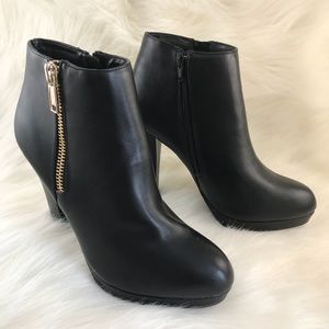 Juicy Couture Georgina Black Ankle Boot